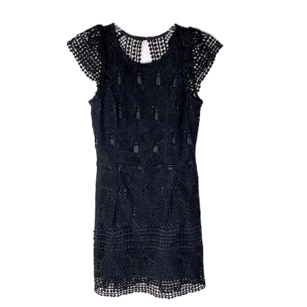 SIGNATURE 8 lace overlay black Dress Size 8